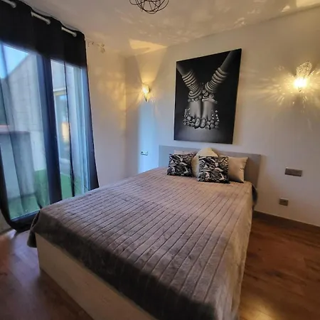 8-person - Chill & 5 Min Away Appartement *